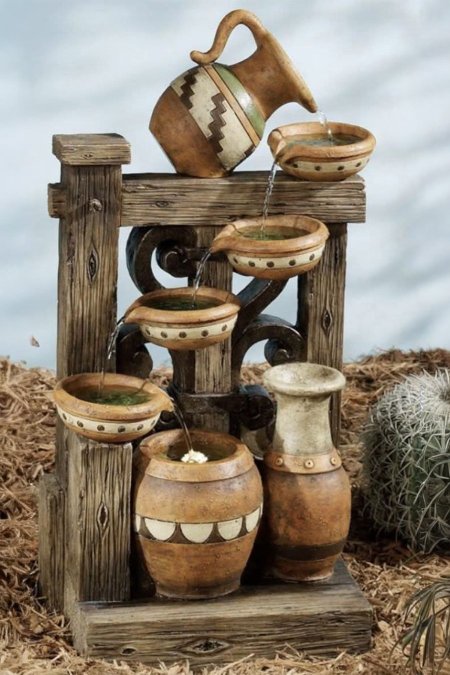 نافورة الجرار الفخّارية المتدرّجة